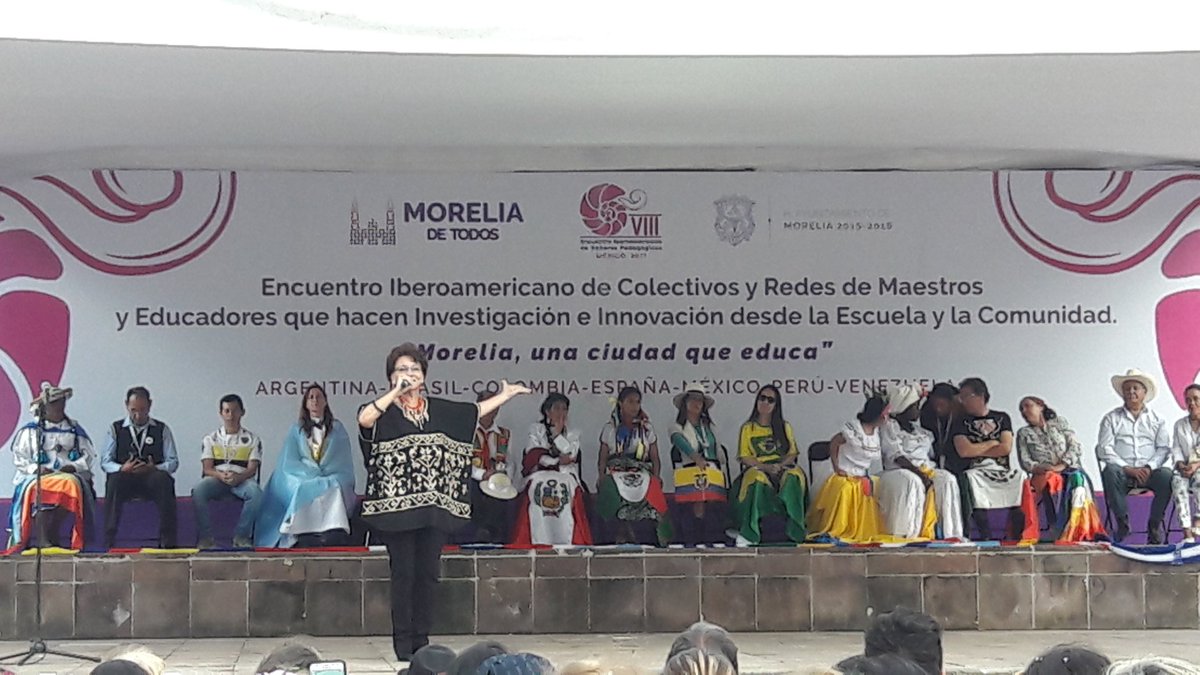 redineonline's tweet photo. Un canto a la paz. Hablar de paz en tiempos de odio es como viajar a un mundo imaginario... cantamos porque creemos en la gente!!! https://t.co/hF0fCLZk3I
