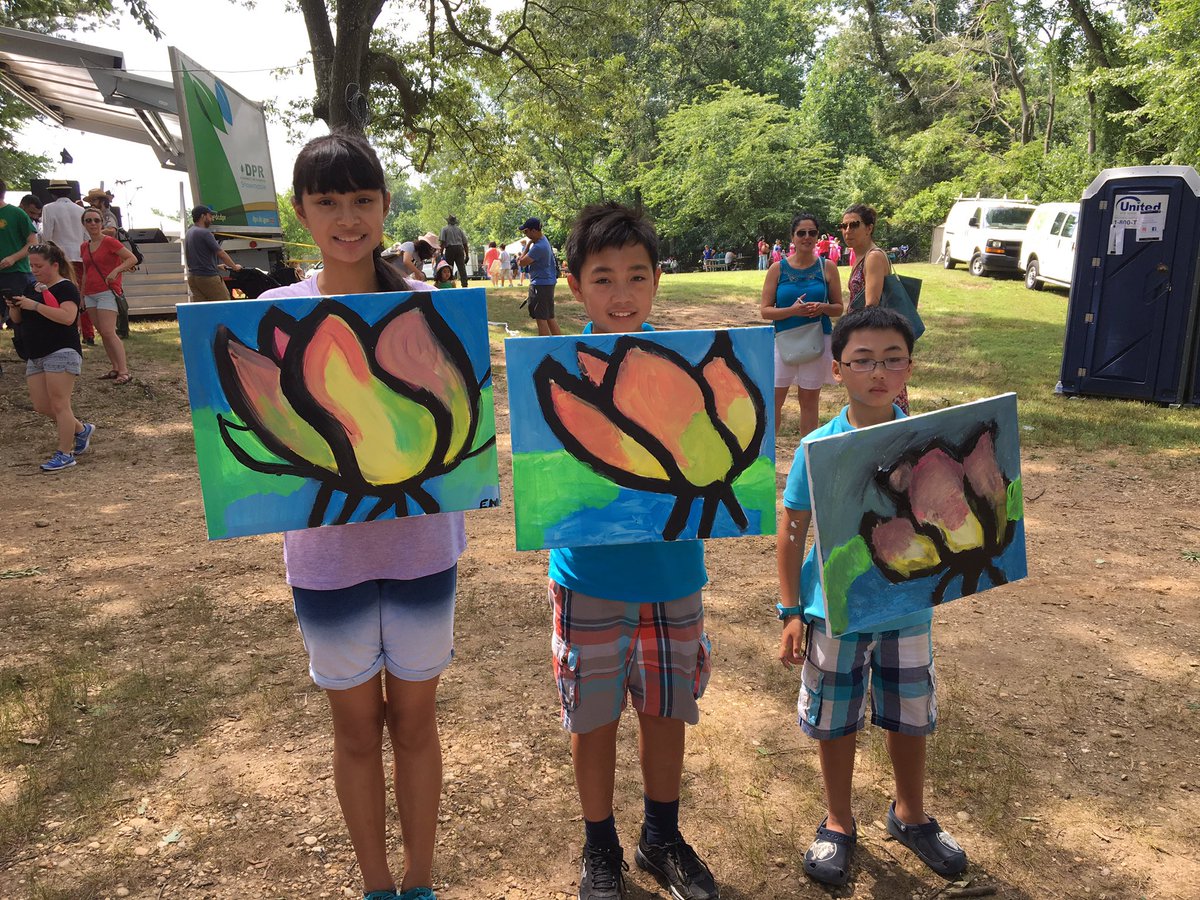 happyoursdc's tweet photo. Crazy talented brothers @ sisters! They rocked it out during our painting session! @KenAqGardens #wearethevillage https://t.co/PEk6eQF29y