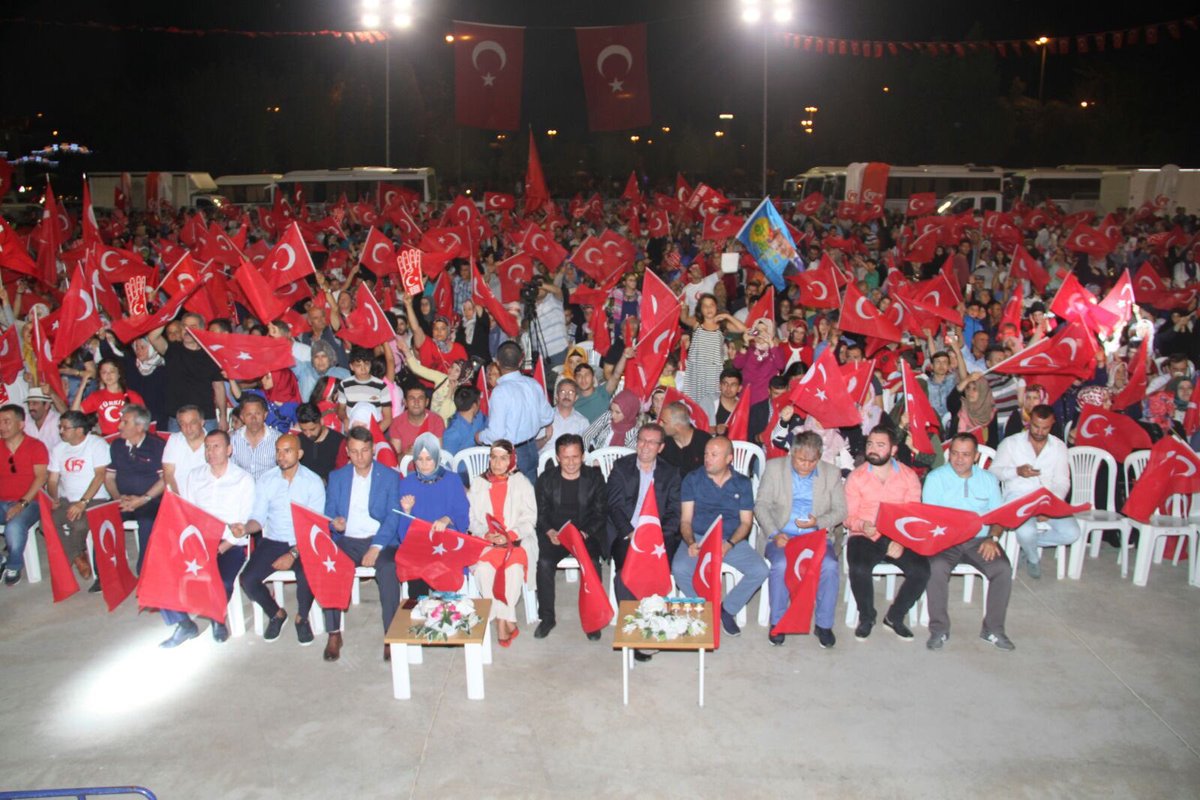 49mustafaozman's tweet photo. 15 Temmuz 100 yıldır  Bu milletin Özgürlüğüne Bağımsızlığına canına malına Dinine (İslama) kast eden  Bir zihniyetin  Bitirildiği  gecedir.. https://t.co/wPAoXRNCef