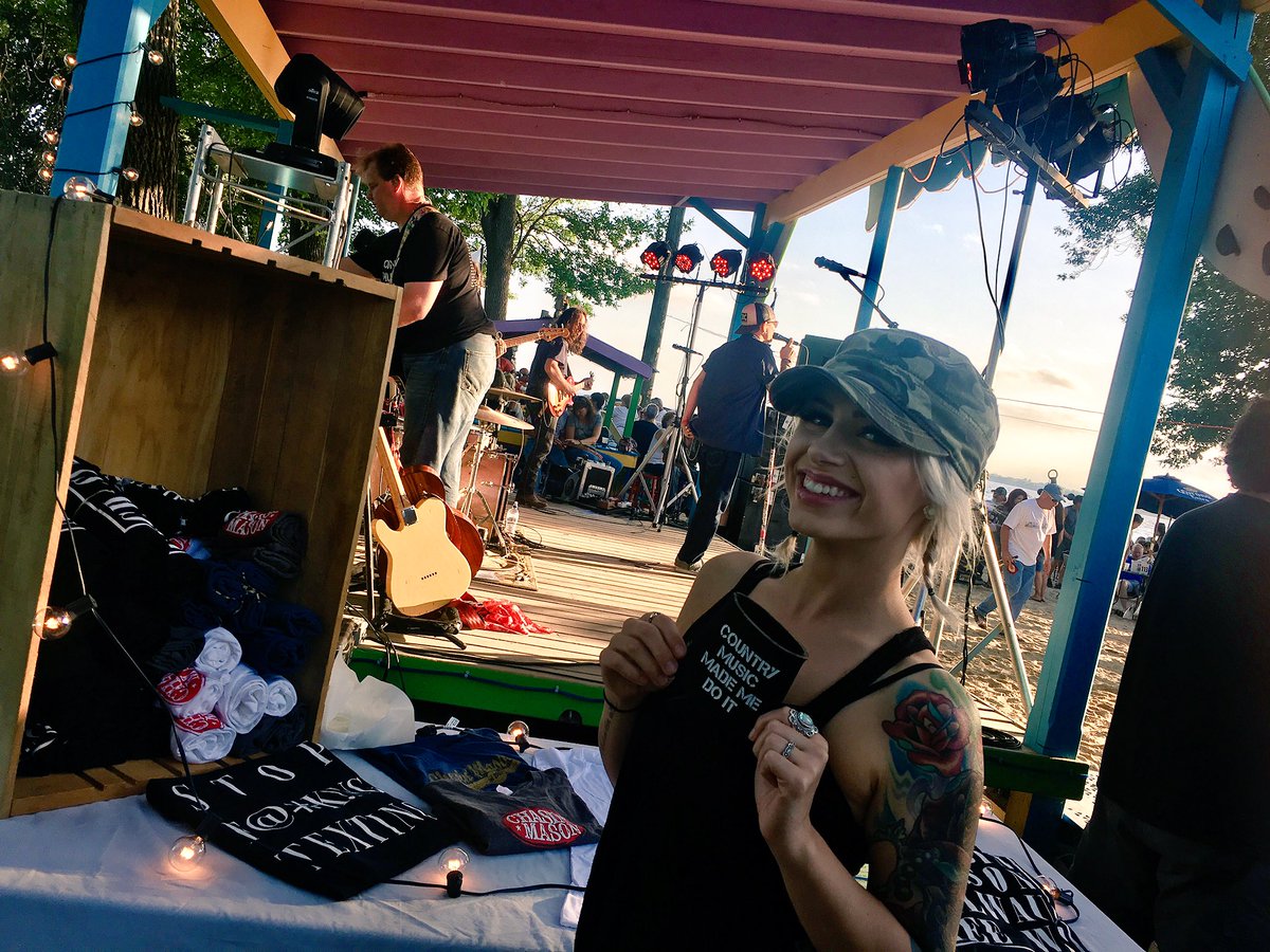 Come get chu some pretty stuff 😍🦄