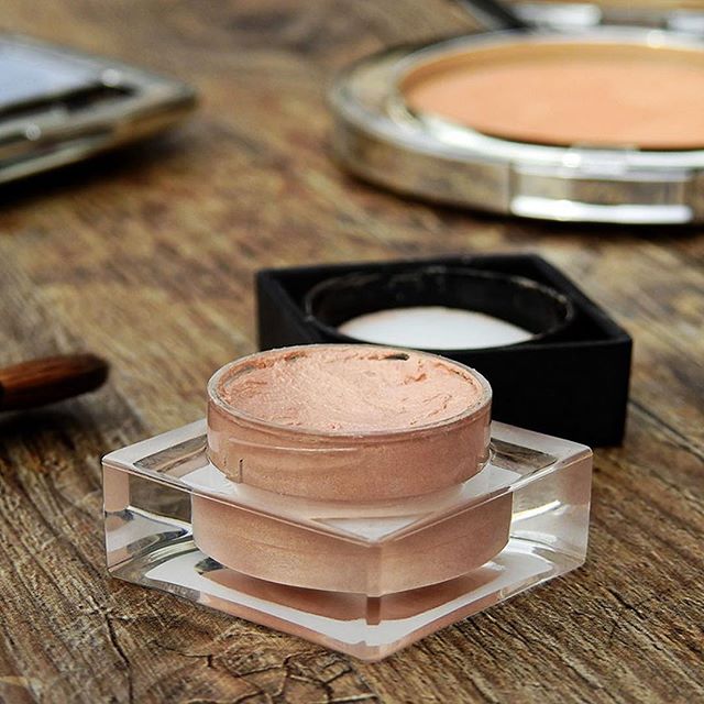 ATBDippalliNaik's tweet photo. Reposting @aboutbeautyfashion_nl:
#Concealer - Check de link in de bio voor de tips. #Concealertips #Beautytips #makeuptips #blog https://t.co/5MgEQj4MHi