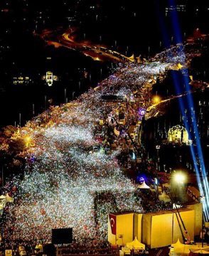 Muarriff's tweet image. Maşallah Barekallah 
Biriz Beraberiz Tek Yüreğiz 
🇹🇷🇹🇷🇹🇷🇹🇷🇹🇷🇹🇷🇹🇷
 #15TemmuzdaNöbetteyiz 
#UnutmadikUnutturmayacagiz #DarbeyiSusturanSelalar