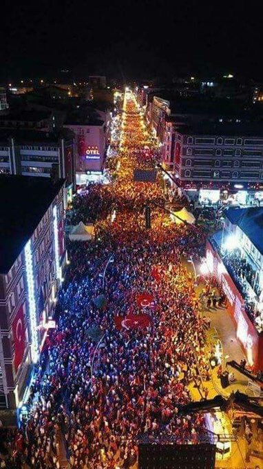 Muarriff's tweet image. Maşallah Barekallah 
Biriz Beraberiz Tek Yüreğiz 
🇹🇷🇹🇷🇹🇷🇹🇷🇹🇷🇹🇷🇹🇷
 #15TemmuzdaNöbetteyiz 
#UnutmadikUnutturmayacagiz #DarbeyiSusturanSelalar