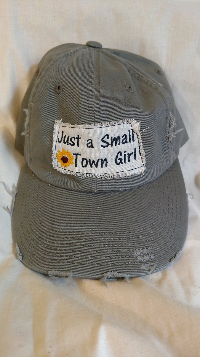 SpringtimeDesi1's tweet image. Busy day getting ready for #EllisCountyFair come see me to check out what I have.