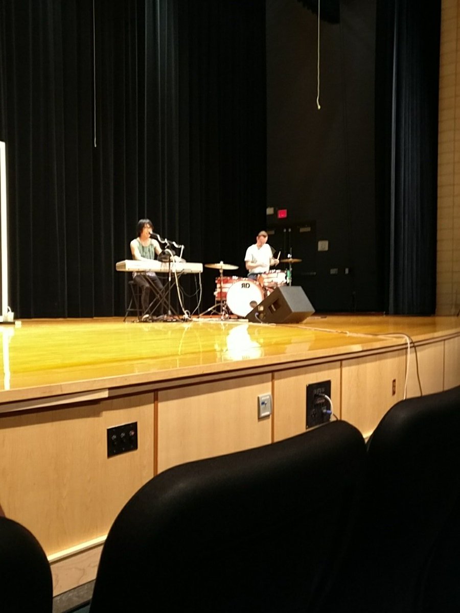 RedRibbonRideMN's tweet photo. Thanks to Summer Cotton for playing for us tonight! #rrr2017 🎶😍 https://t.co/WddblJoR64
