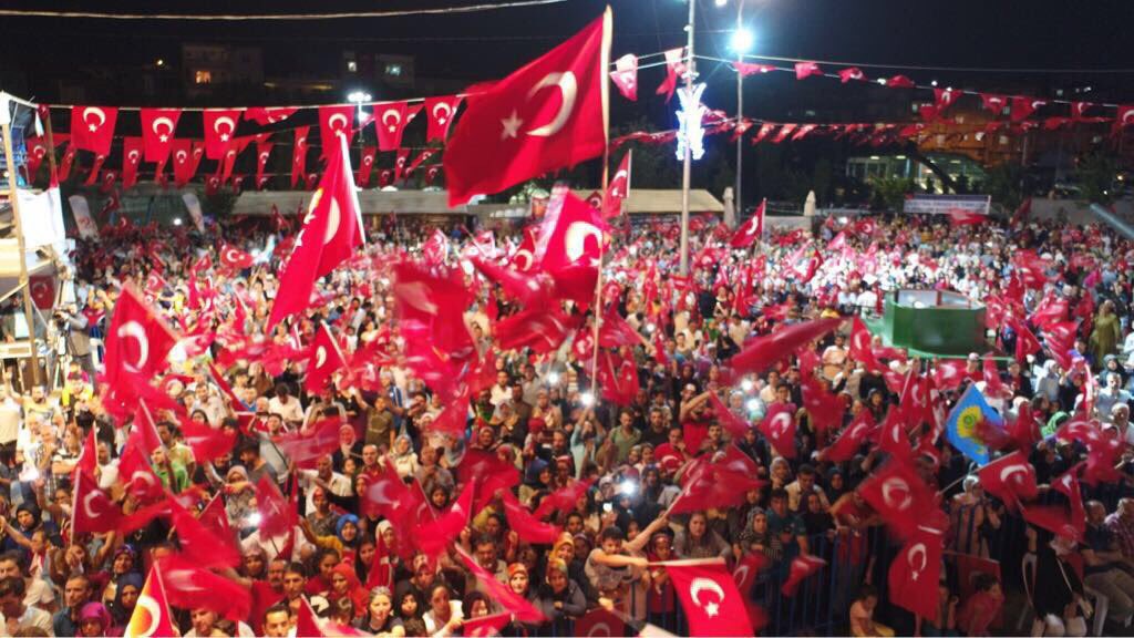 Bağcılar da nöbetteyiz ilçe başkanımız syn ismet öztürk abimizle..! <a href="/ismet_ozturk/">İsmet Öztürk 🇹🇷</a>