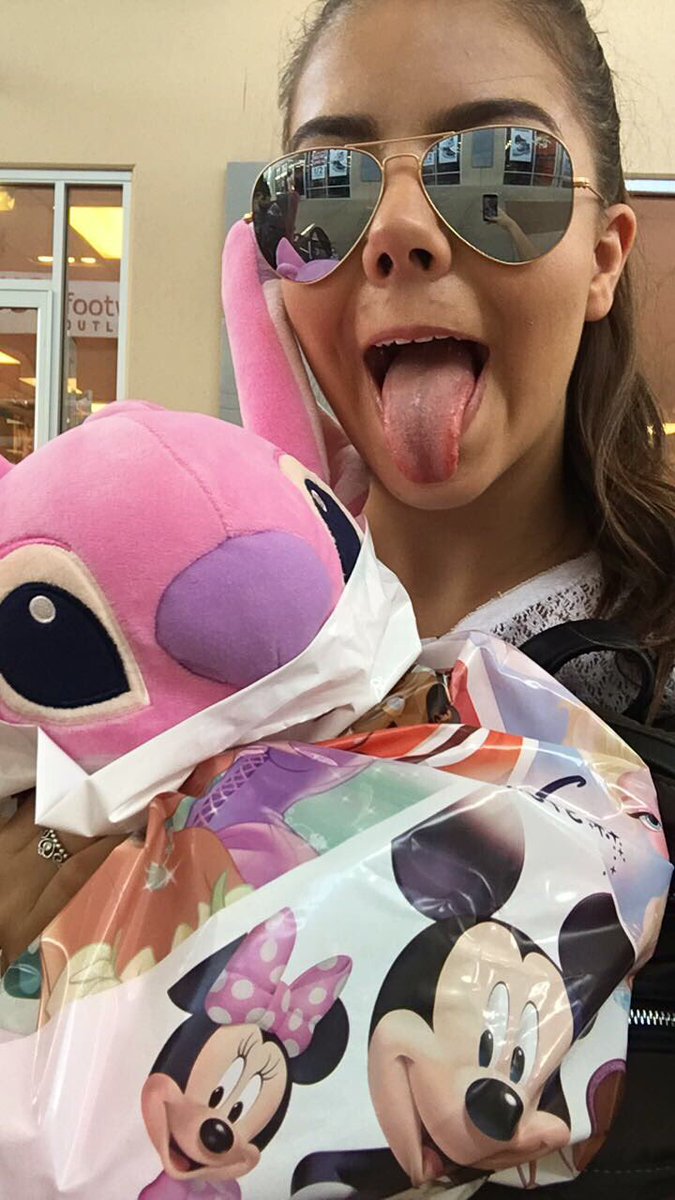 Issancb's tweet image. Tengo la mejor amiga del mundo  @MarianaRdzD llevo meses pidiendo un stitch rosa 💖