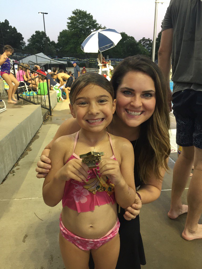 lindaloew's tweet photo. Happy 30th anniversary #sunsetpools #supersunset https://t.co/1Cgg5hmYQO