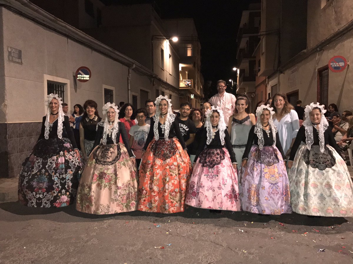 Ya tenemos a nuestras nuevas máximas representantes del fuego eldense, Julia y Elia disfrutar de vuestro año tan mágico