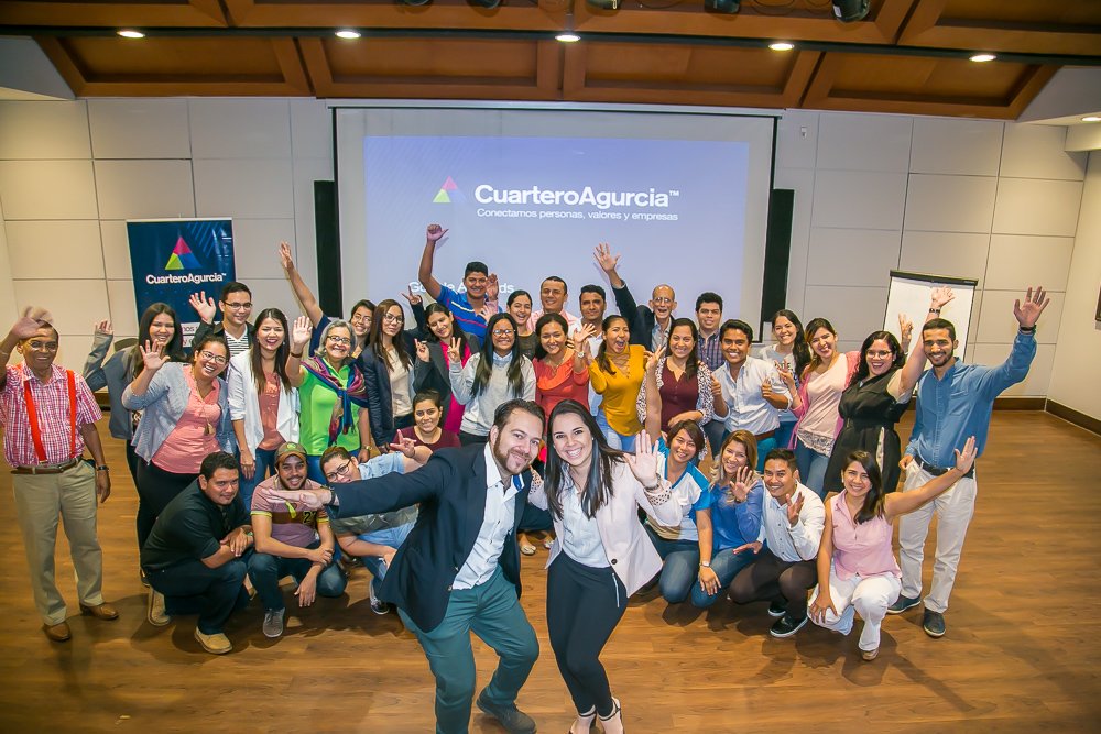 CA_academia's tweet photo. Con @albertoab y @bethsmagurcia
¡Asi terminamos el 1º Taller de #CommunityManager!
16 horas de 📚 🛠 😄 ☕️🍪 y los nervios del examen final 📄 https://t.co/VRAoUU3ks1