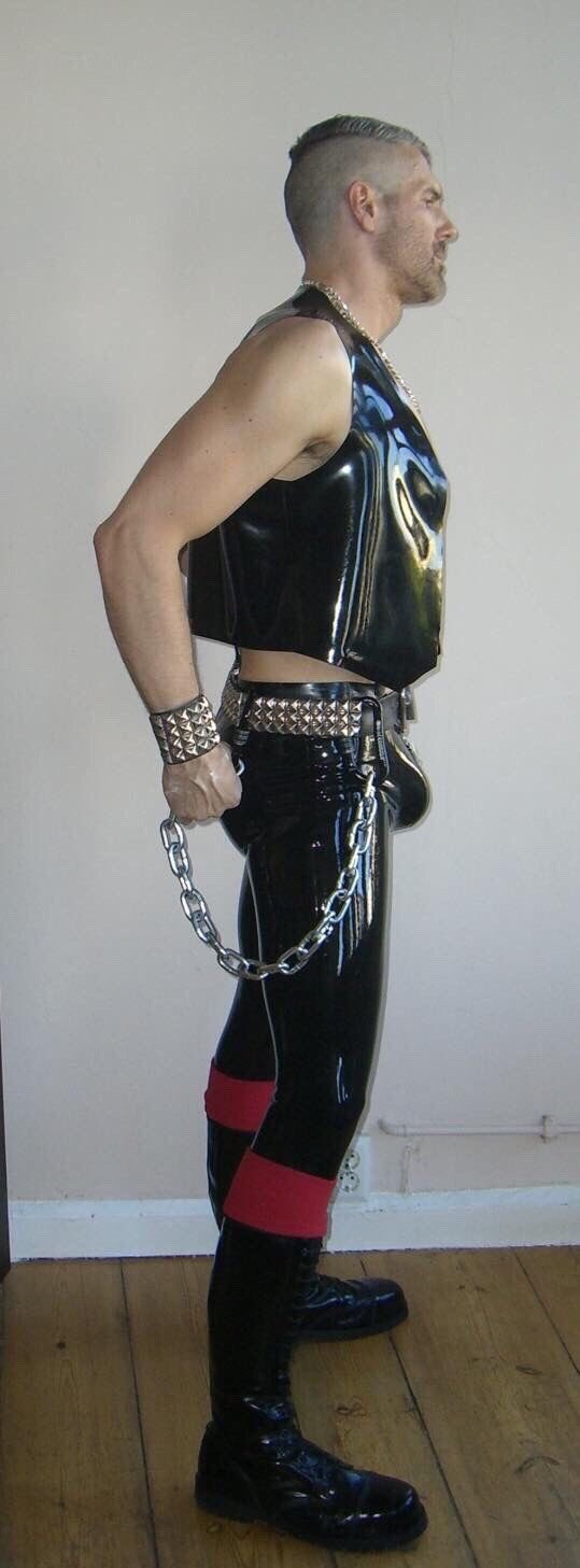 DE0lEz7W0AAc3gL.jpg:large