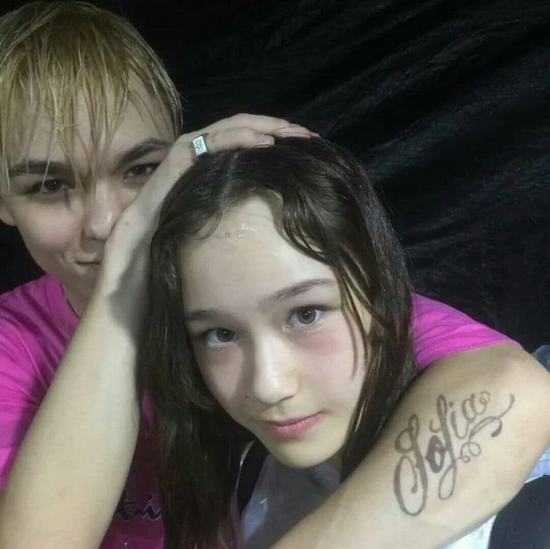 Asiachan has 80 vernon images, wallpapers, hd wallpapers, android/iphone wallpapers, facebook covers, and many more in its gallery. Vernon Kpop Profile . VERNON INTERNATIONAL on Twitter: "Vernon's mom changed her ...