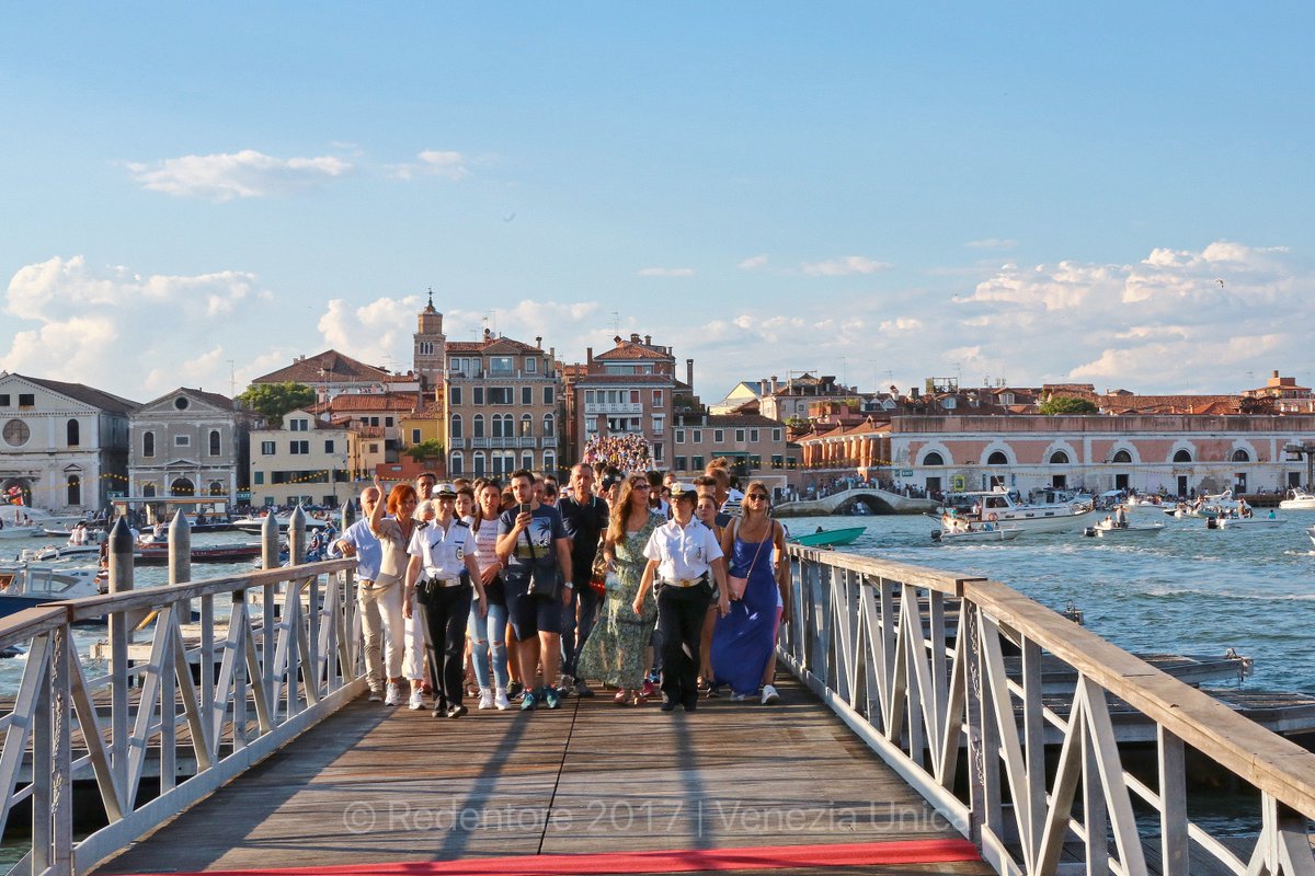 veneziaunica's tweet image. Pronti per rivivere i momenti più belli del #RedentoreVenezia2017? Sulla nostra pagina Facebook trovate la gallery bit.ly/2t4boOK