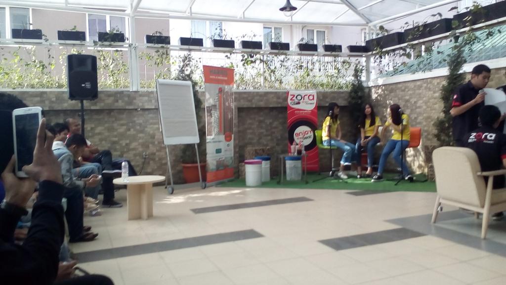 [FOTO] JKT48 at Harris Hotel Ciumbuleum #CMIIW
#MinTL48