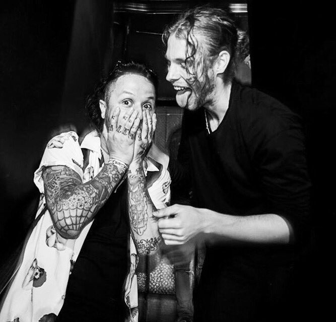 MitchyCollins's tweet photo. Happy birthday my brother! I love you forever. You're finally 21. ☠️💀🤙🏼 @Luke5SOS https://t.co/vXRMI47RWT