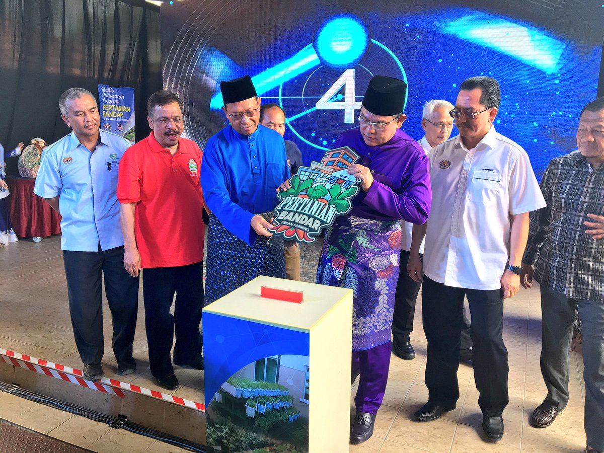 TSNO_Online's tweet photo. Gimik Pelancaran Pertanian Bandar dan Penyerahan Anak Pokok kepada Koordinator &amp; wakil taman sumbangan @moaMalaysia https://t.co/zvmOaKI5vJ