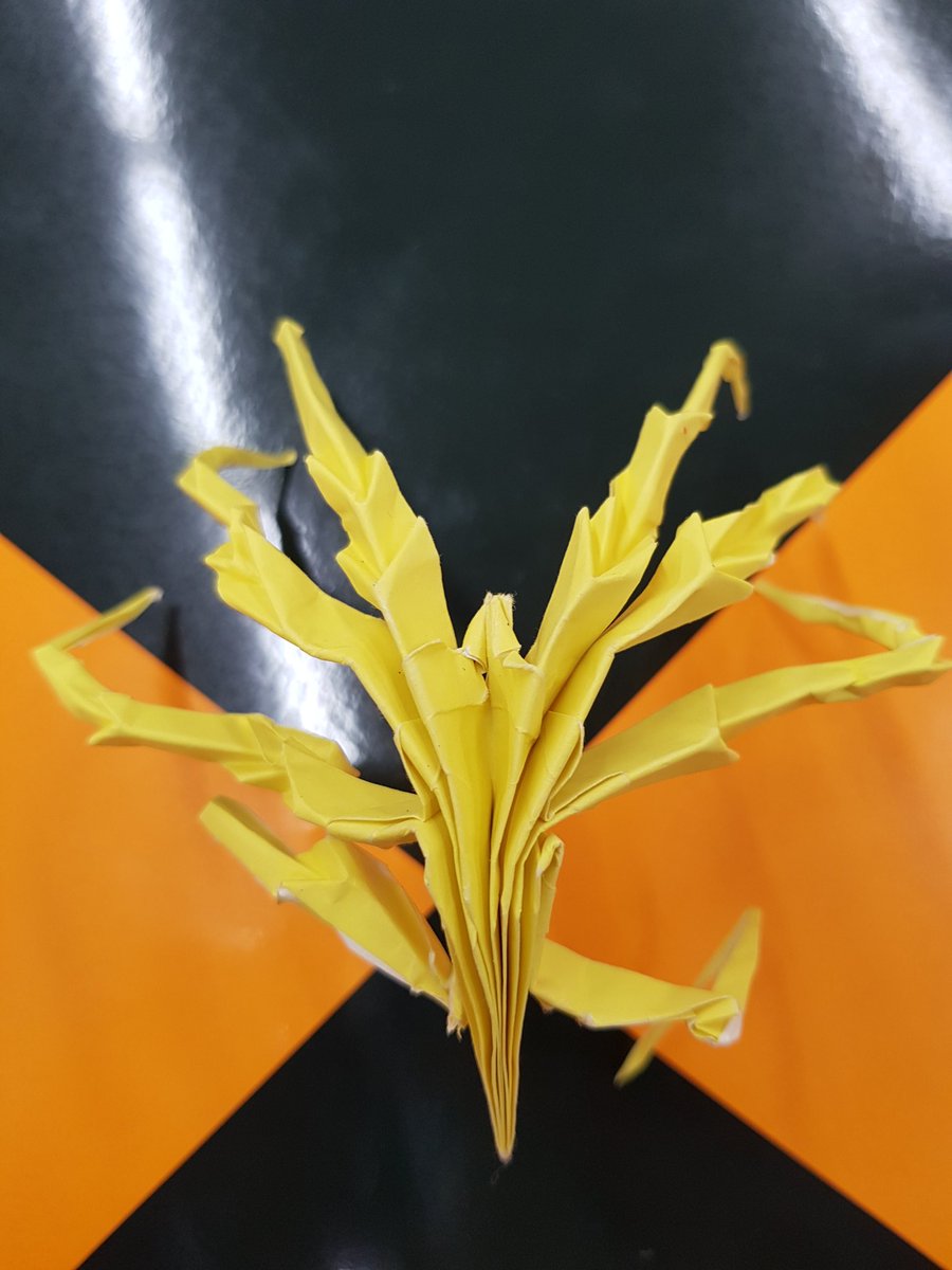 まっつん 折り紙で蜘蛛作ったけどこれじゃない感がすごい 折り紙 折り紙作品 蜘蛛 クモ スパイダーマン スパイダーマンホームカミング