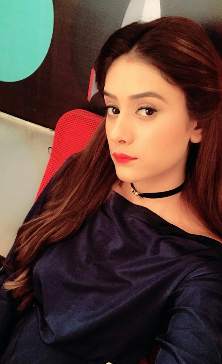 RAMZAKHAN1's tweet photo. #story
You are prettiest girl I ever seen😍🔥😻
Love you my lifey to the core😘❤💋
#HibaNawab
@nawab_hiba @nawab_hiba https://t.co/hsXnTakbN4