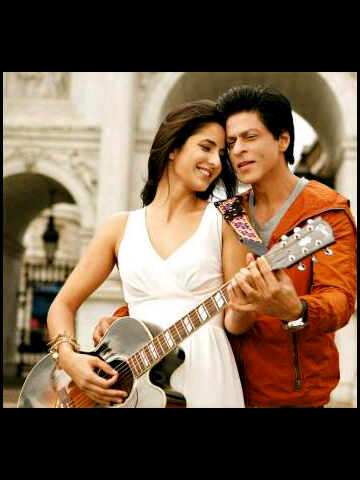 Happy birthday to the most stunning actress Katrina Kaif on behalf of all SRKians. 