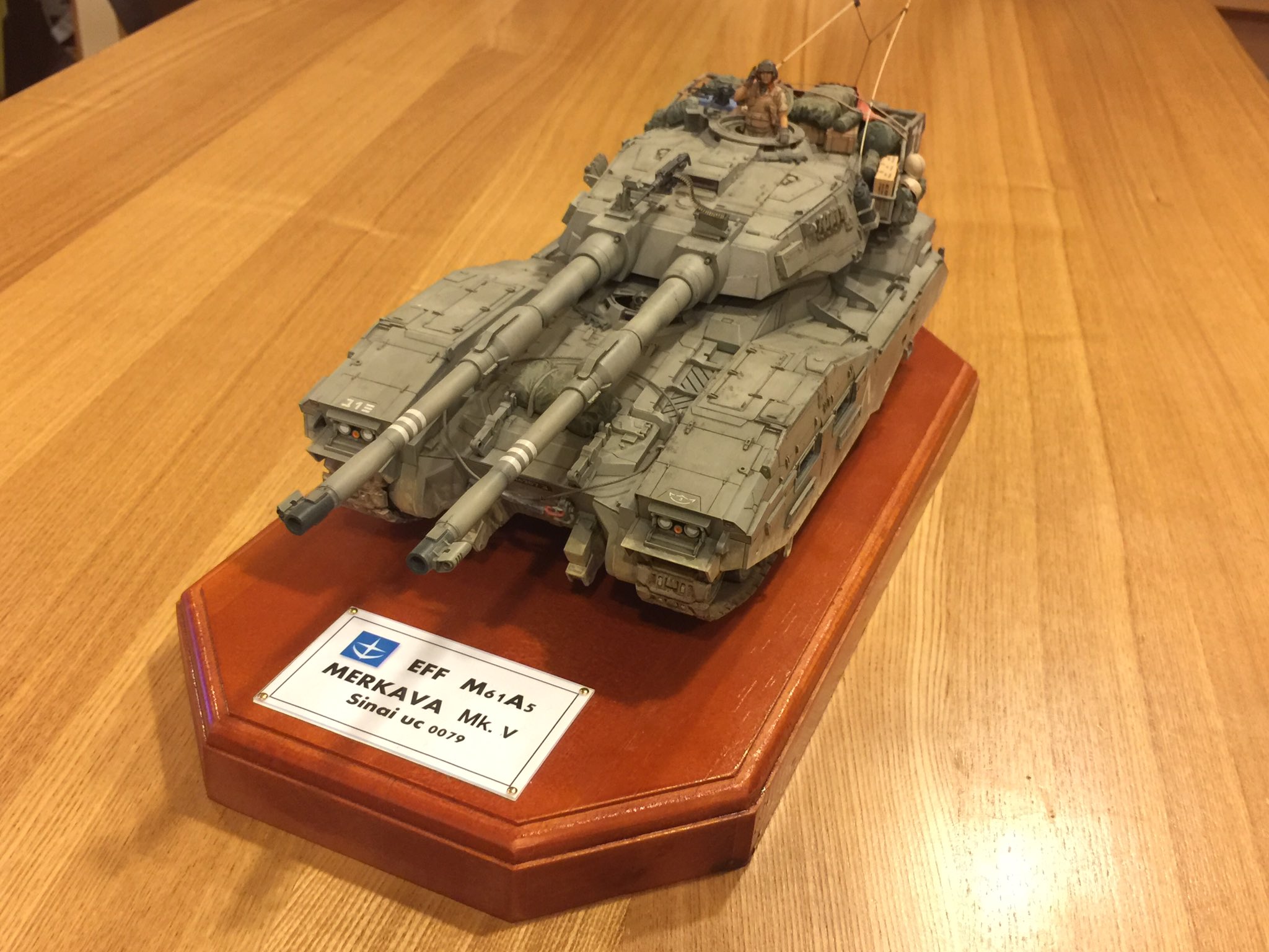 ケイン 話題 のmk5ですがフロントエンジン 後部ハッチにメルカバのdnaを感じてデッチ上げた洒落でございますw 宇宙世紀のシナイ半島でジオンの人型兵器相手に奮戦した戦車魂をモデリングしました T Co Teuaqmhctd Twitter
