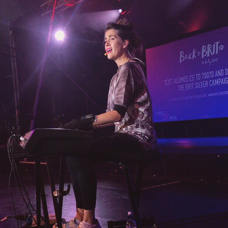 tillyvalentine_'s tweet photo. Loved chatting with @imogenheap after her set at @TheBRITSchool reunion π #backtobrit https://t.co/lRXYxxFHsZ