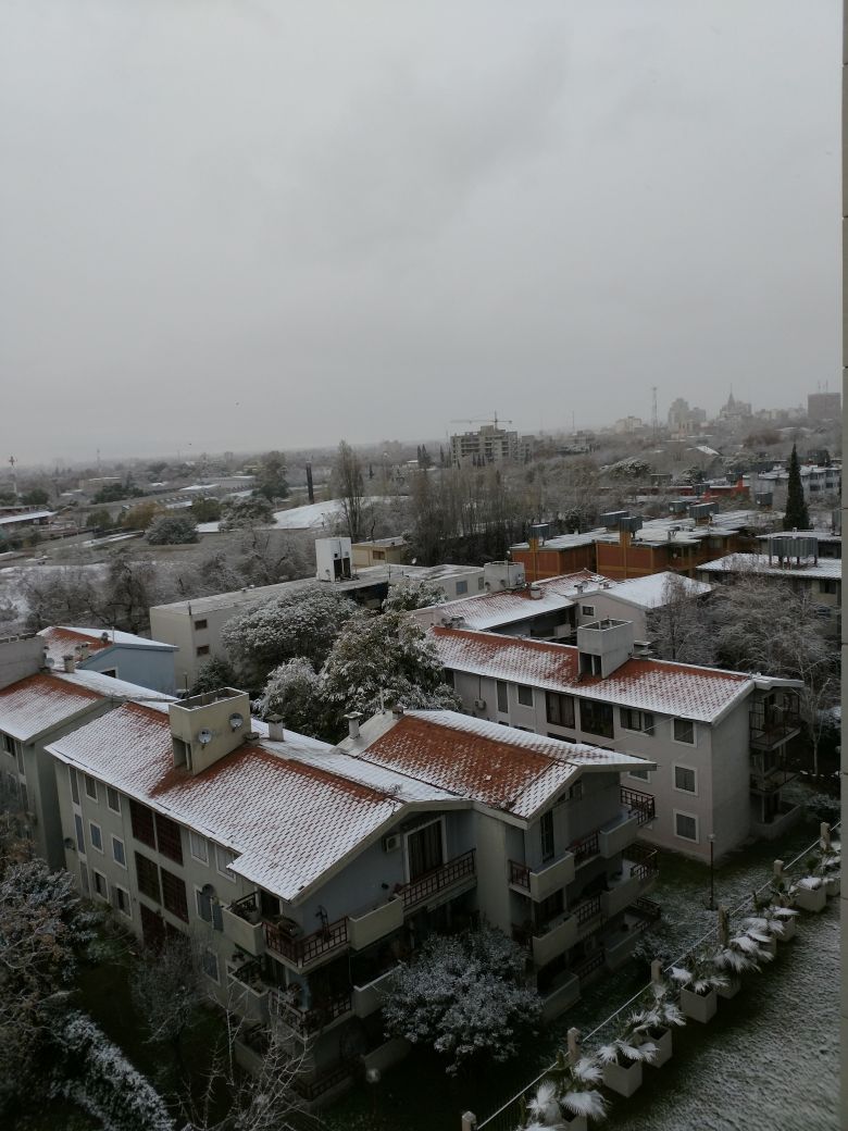 ¡Mirá <a href="/GHemmerling/">Guillermo Hemmerling</a> la vista de <a href="/facudimaria/">Facundo Dimaria</a> en #Mendoza! ¿Cómo se ve tu ciudad? Todas las postales acá: ow.ly/UrTd30dFlIK