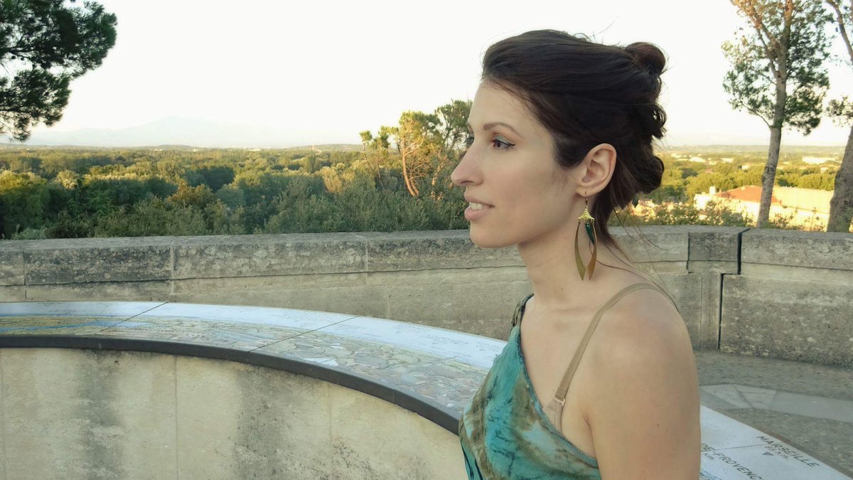 valmont1702's tweet photo. • Late Sunrays of Gold // Model : @sarritzuprisca #modelitalia #female_model #AmberAmbiance #publicgardens #JardinDesDoms #sideview #南フランス https://t.co/dvYBo6TtaY