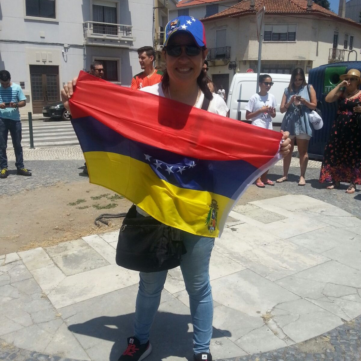vmartins28's tweet photo. Cumpliendo con el llamado a la libertad #democracia #libertad #Aveiro @ObservadBinario @liliantintori @FreddyGuevaraC  @MariaCorinaYA https://t.co/qihKjfl7dX