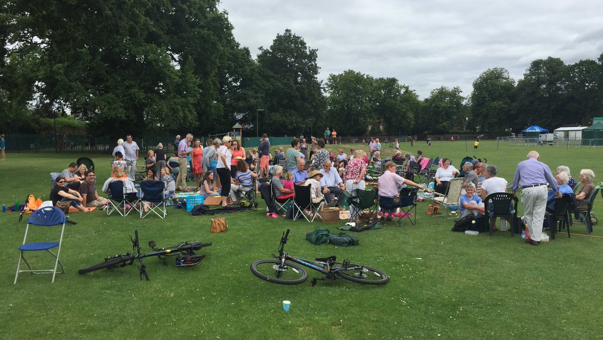 RevRugg's tweet image. Great turnout for the final farewell to all the Plyming's. Have fun in Durham. @htclaygate