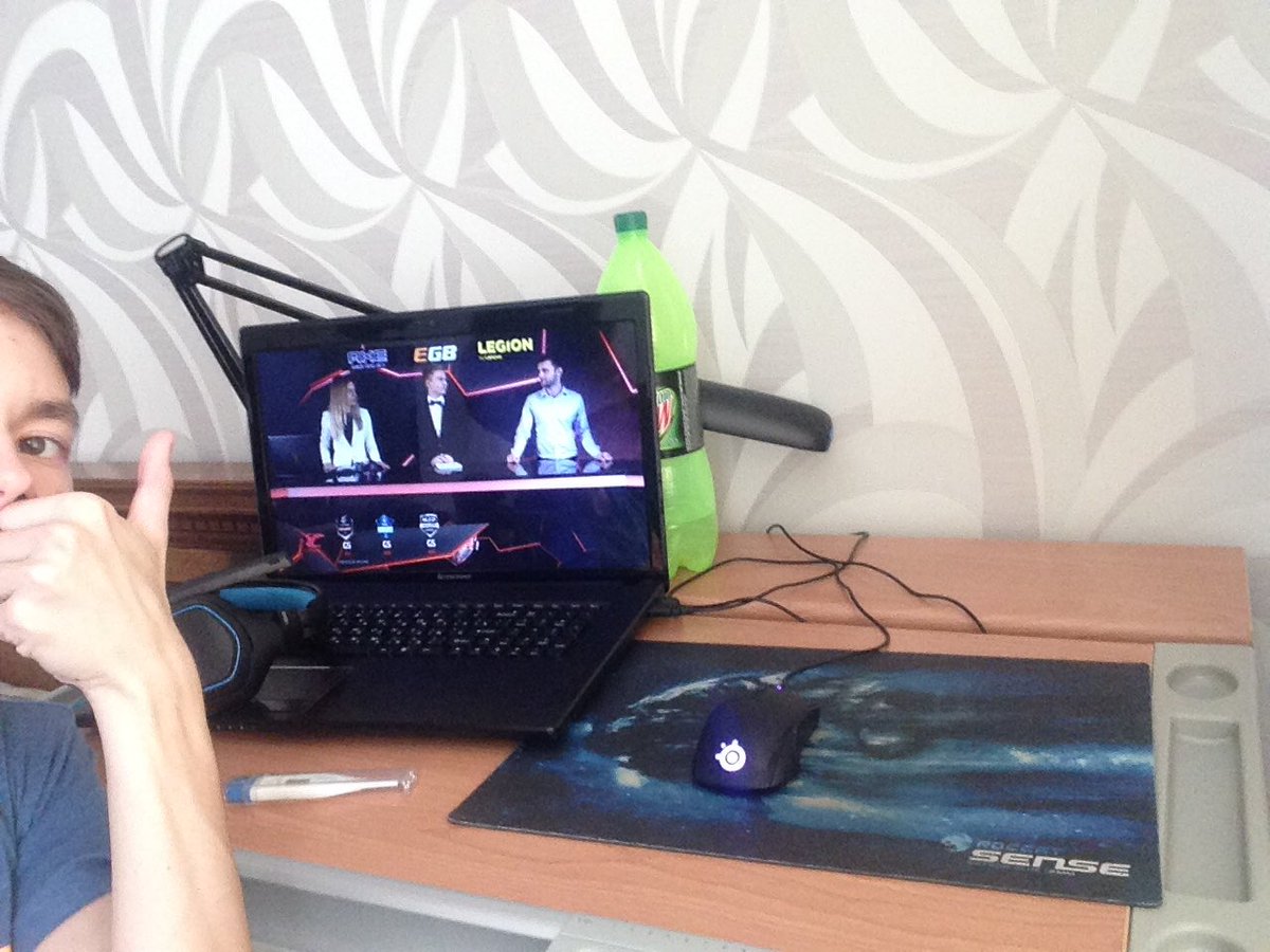 Garbl4's tweet image. #AXEGAME болею:(