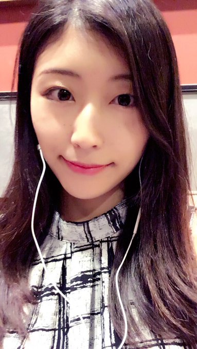 みなさま、お久しぶりです。先週無事に帰国いたしました！ 突然で申し訳ありませんが、8/5に撮影会を行います！場所はお馴染みグラッセさんです😆また詳しくは告知いたしますので、8/5に皆様に再開できることを楽しみにしています！（今急いで撮った写メ。笑）