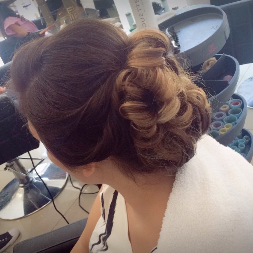 aaounofficial's tweet photo. #picoftheday #chignon #hairstyle #bymyself #ahmadaounofficial #follow4follow #likeforlike #share4share #stylezone # https://t.co/hNs2BLxMVk