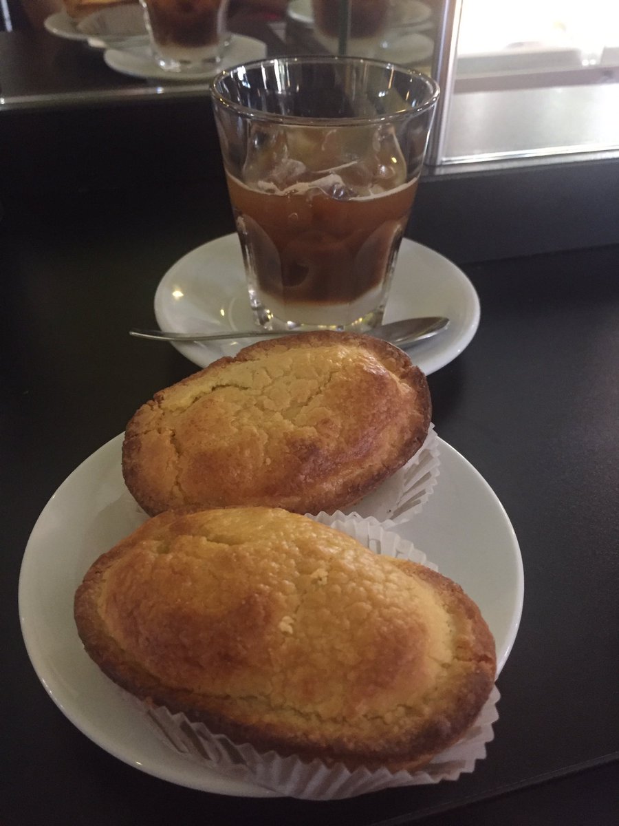 Manuela_Vitulli's tweet photo. La colazione salentina dei campioni. Pasticciotto + caffè leccese. Come iniziare al meglio la domenica ♥️ #BlogAround #Auting https://t.co/CFRSpL5TFg