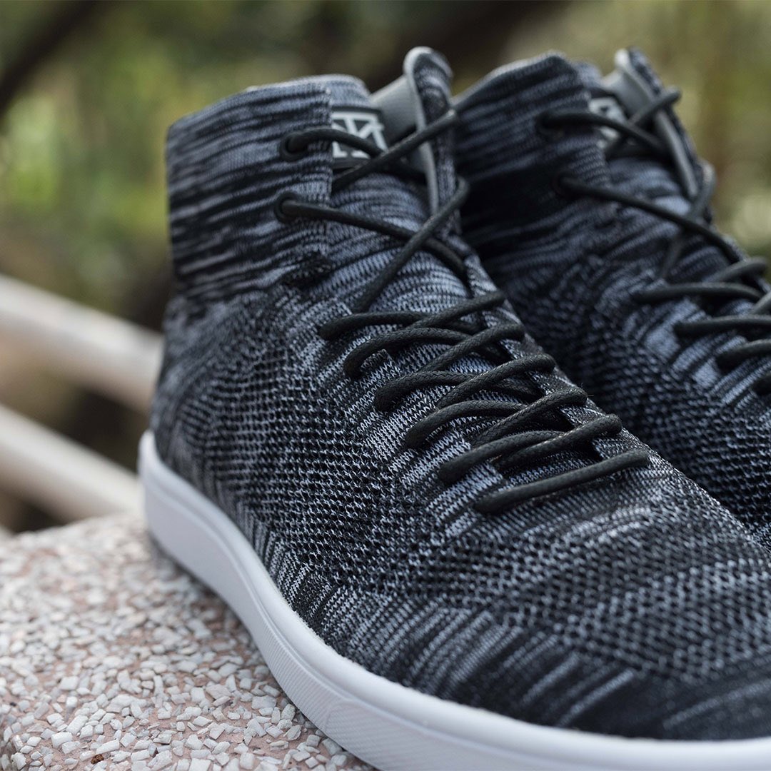 MaverickTwists's tweet photo. MT Lite Mid Knits: unlined, knitted mid tops for for summer: #sneakerhead #kicks #kickoftheday #menswear #mensstyle #footwear https://t.co/4WK2ZTYaM4
