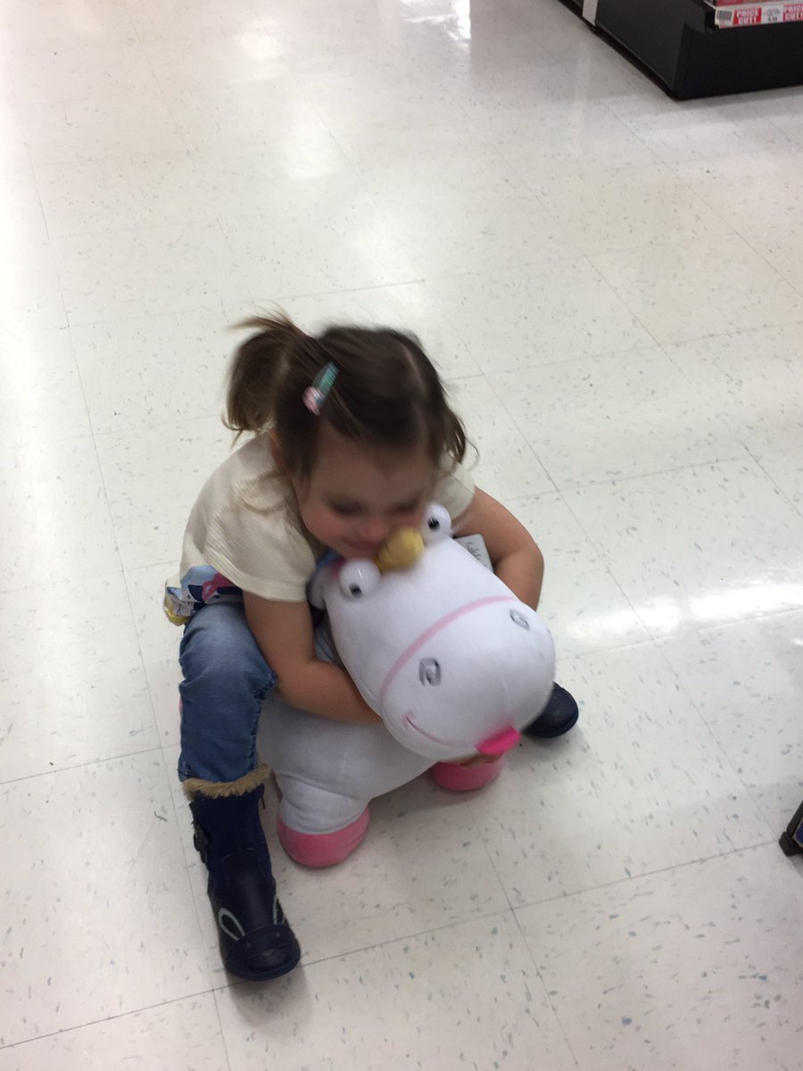 stepdadjournal's tweet image. IT'S SO FLUFFY I'M GOING TO DIEEEEE