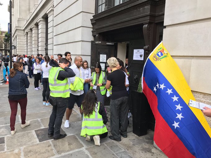 View image on Twitter