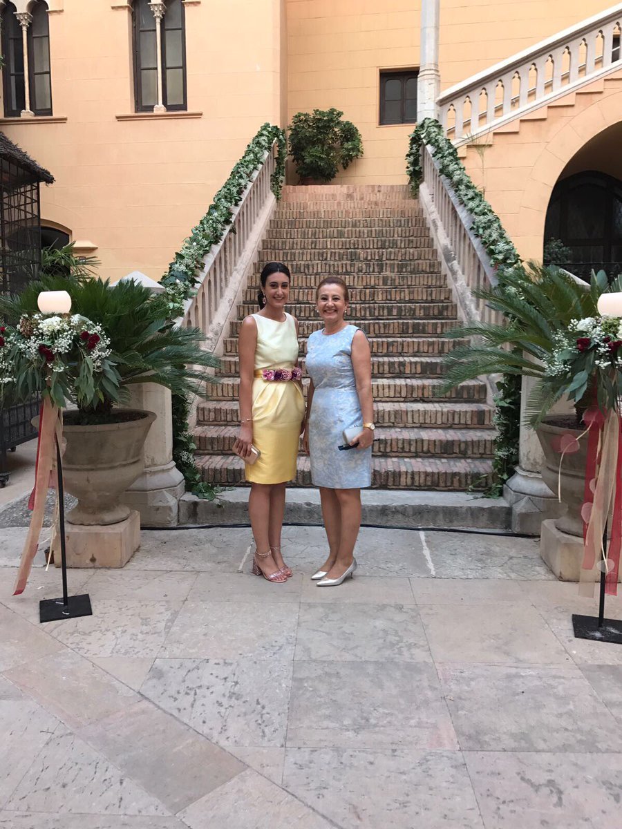 FallaROIS's tweet image. Alba Argento i M. José del Olmo, acudeixen a la #demanafmgandia2018 Sara Sanvíctor #roismola #deroisalcel #rois2018 #palauducal