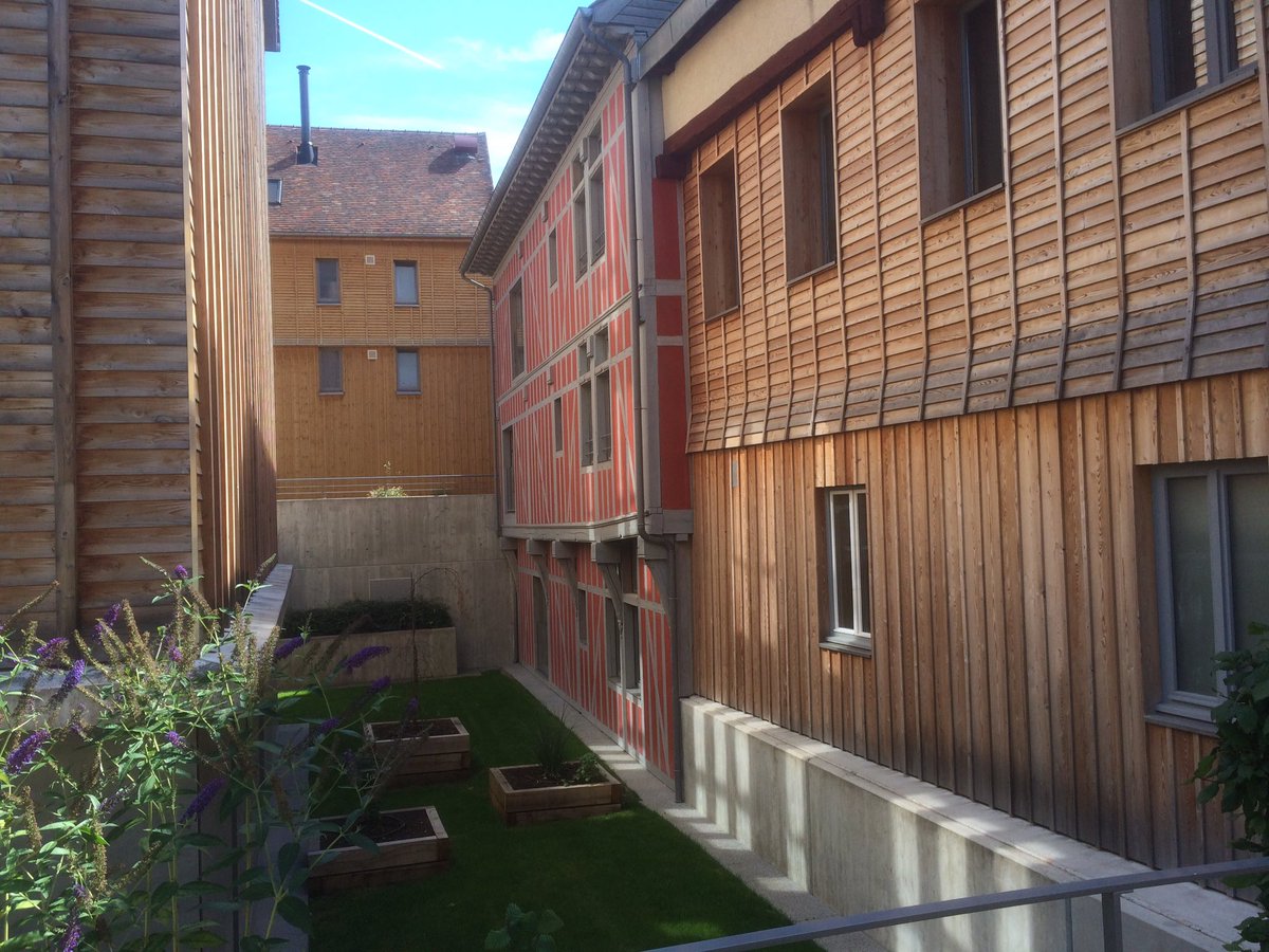 G27Marco's tweet photo. Vraiment un très Beau lieu ! Architecture #troyenne , Ruelle des chats 🐱jardin Juvenal des Ursins #troyes #aube #champagne https://t.co/ymOnJ0rP5n