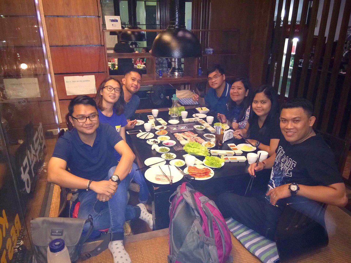 piecesofbazil's tweet photo. Bitin ang 3 orders ng samgyeopsal eh. Sarap ng unli side dishes! Haha! #gangnamstyle #harborsquare https://t.co/VRydvQjnwy
