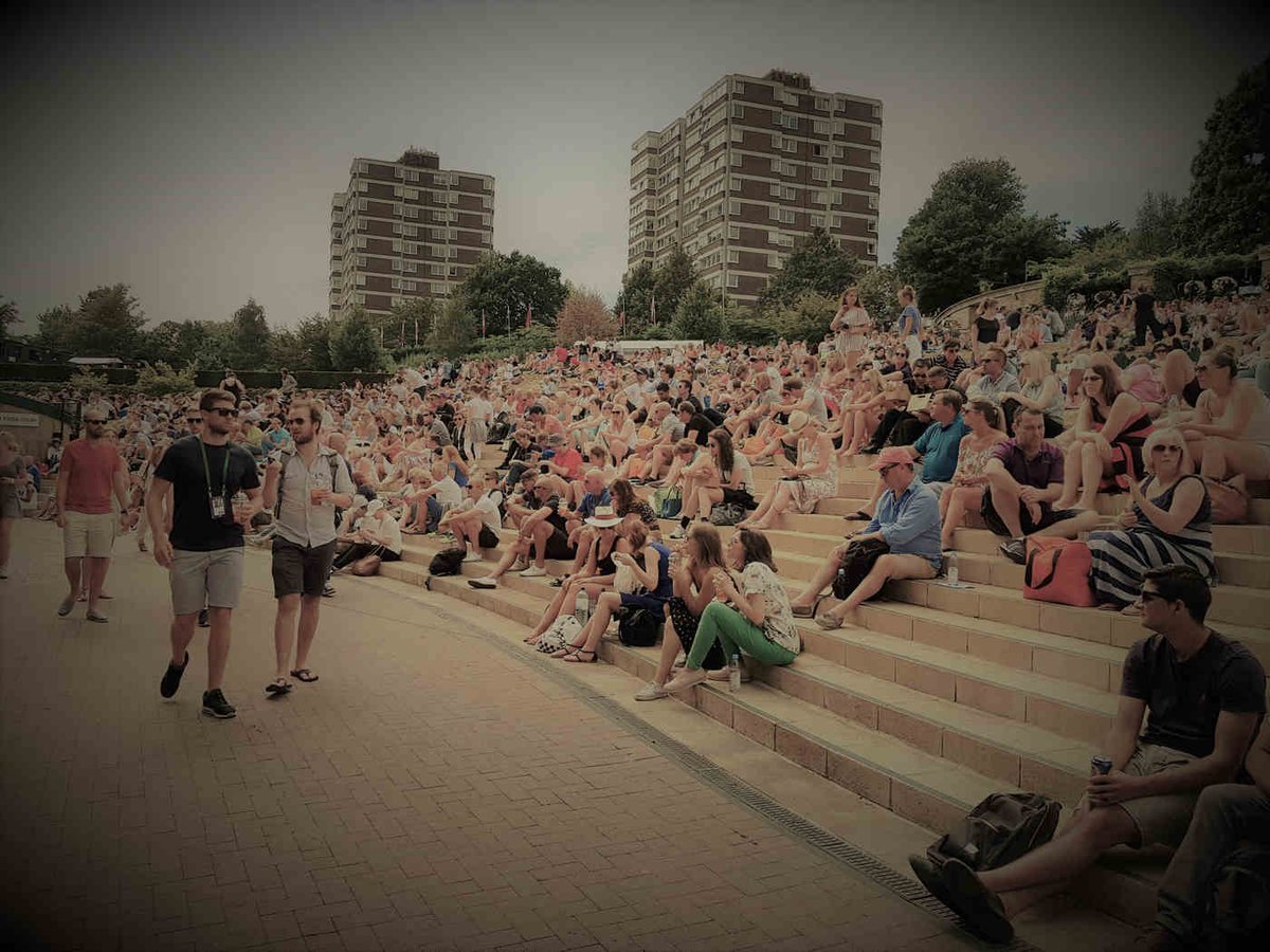 Humble Hill already packed with ordinary people. Makes My heart sing with happiness ❤️