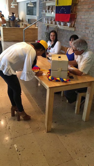 View image on Twitter