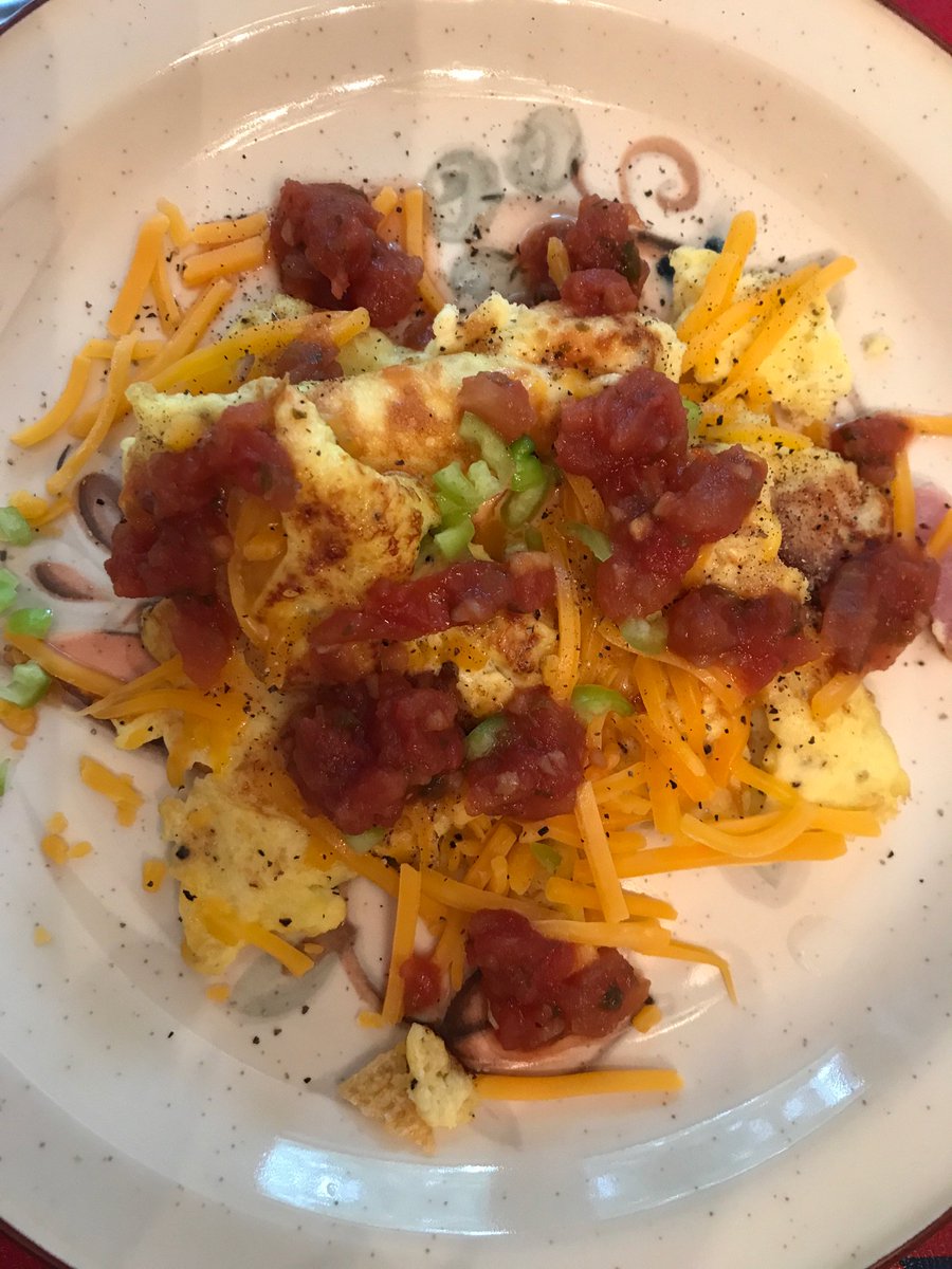 WildMoon_Salsa's tweet photo. #Breakfast served all day🧀#Egg #Scramble featuring #hotbananapeppers from r garden & paired w #WildMoonSalsaRed🌶 https://t.co/200dFqDeqy