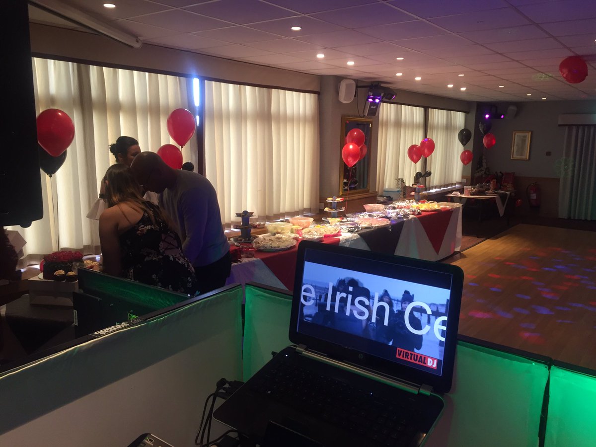 The calm before the storm <a href="/The2Garys/">The 2 Garys</a> #leeds#irish#Centre