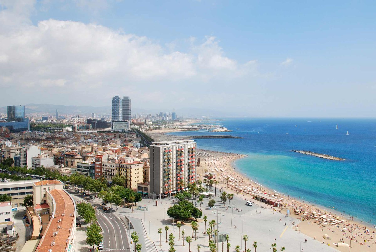 Loquillo_BCN's tweet photo. Disfruta de la Barceloneta y del mejor vermú en la Taverna el Loquillo! https://t.co/PjAzyz1OBE