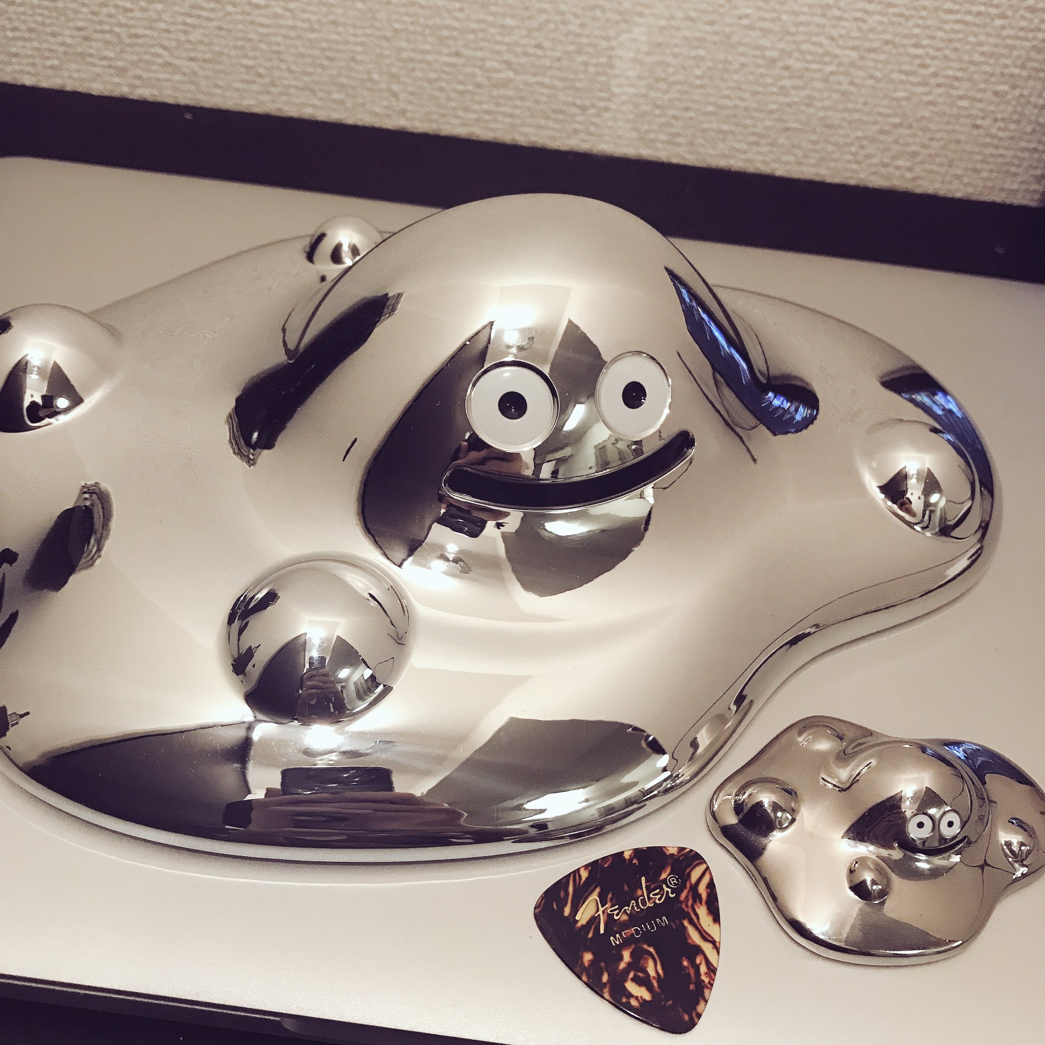 吉田健児 スタッフ 告知用 一線を超えました 巨大はぐれメタルget 8 1 火 Asteroidさんのイベントで 久しぶりに1人でギター1本の弾き語りするかなーって感じ 8 23 水 渋谷でのフリーライブもよろしく なんか はぐれメタルグッズあったらクレ