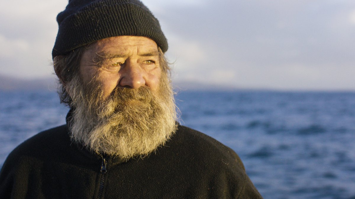 MyPacificQuest's tweet image. Ellis learns from the best: Meet Captain Bunji, expert sailor and full-time legend. 

#tosailtheworld