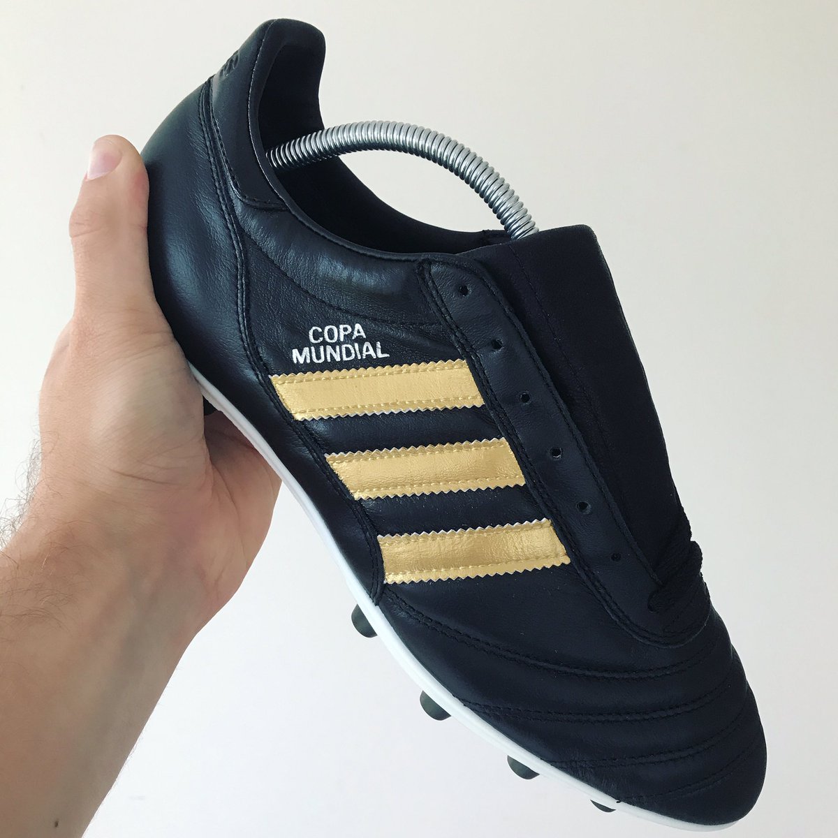 adidas copa mundial blackout