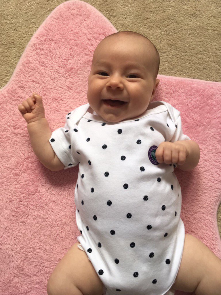 steviesgotchat's tweet photo. Come on @rogerfederer #FirstWimbledon https://t.co/keKWq9eE1H