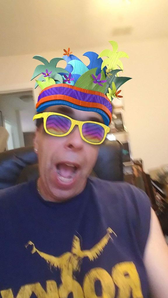 bobohstern's tweet photo. Hey Now ! Yeah ! Howard returns live Monday morning! It's gonna be off the roof ! https://t.co/35ofrWnz3H