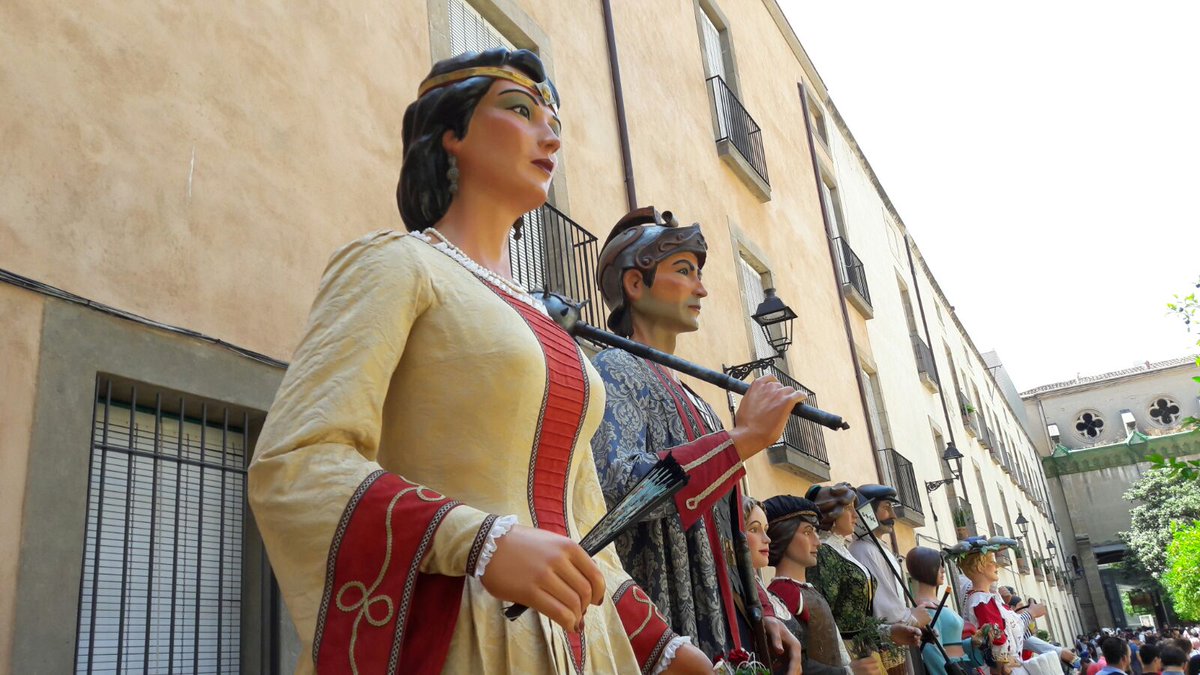 GegantsStJaume's tweet photo. Avui hem participat de la cercavila de festa major de Raval #gegants https://t.co/gHVMUyB60N